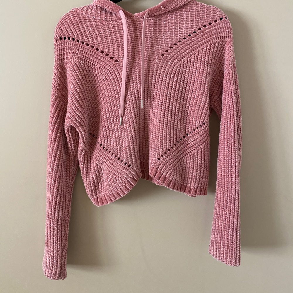 pink sweater